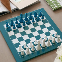 Lade das Bild in den Galerie-Viewer, The Gambit - Schach
