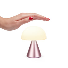 Lade das Bild in den Galerie-Viewer, Mina M LED Lampe

